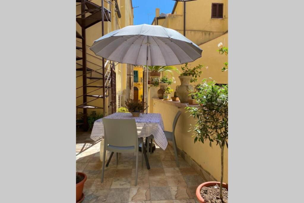 L'Elegante Dependance Del Barone Francesco Sala Apartment Agrigento Exterior photo