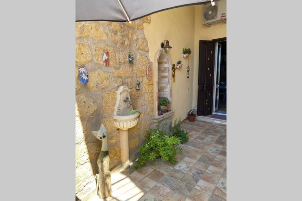 L'Elegante Dependance Del Barone Francesco Sala Apartment Agrigento Exterior photo